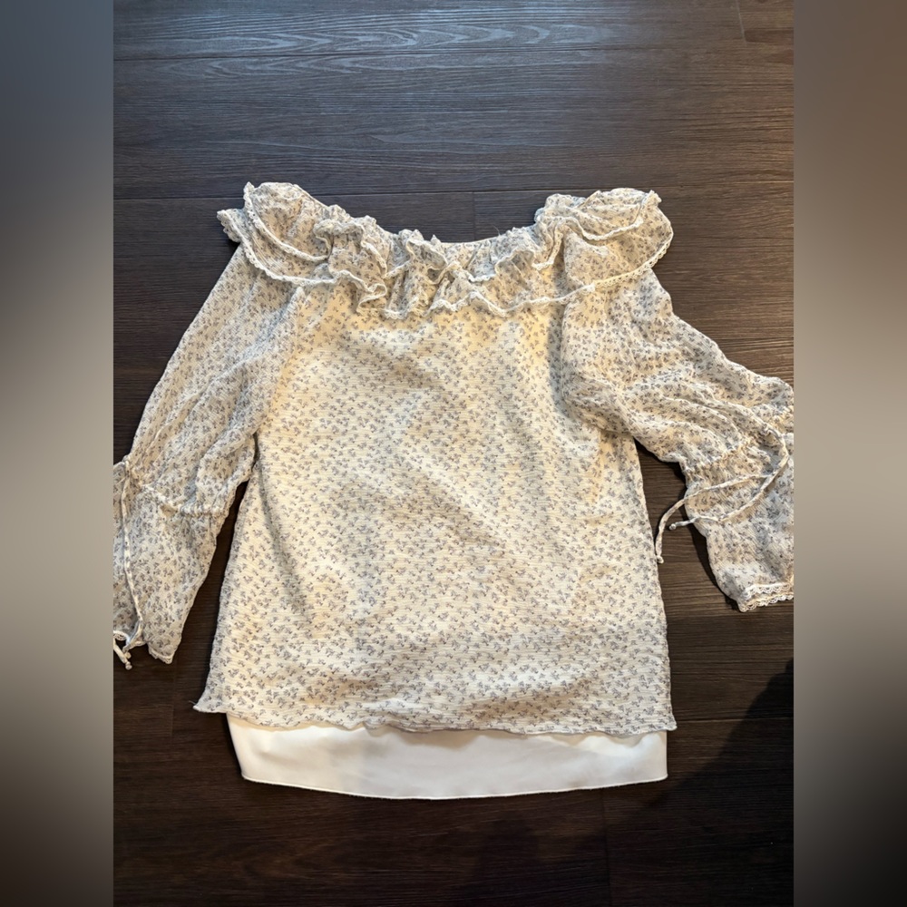 Alice + OLIVIA Silk peasant blouse Size Medium - Picture 8 of 8